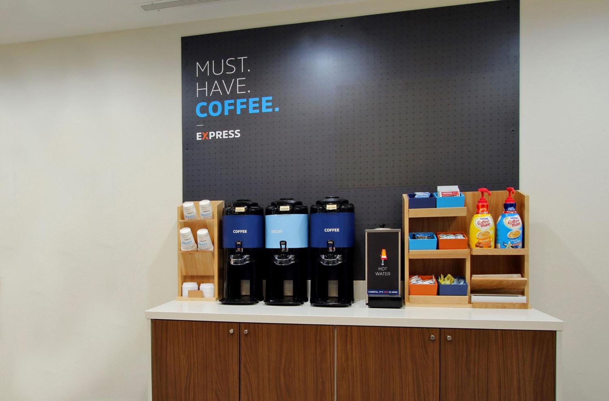 Holiday Inn Express & Suites Kansas City Airport By Ihg Екстер'єр фото