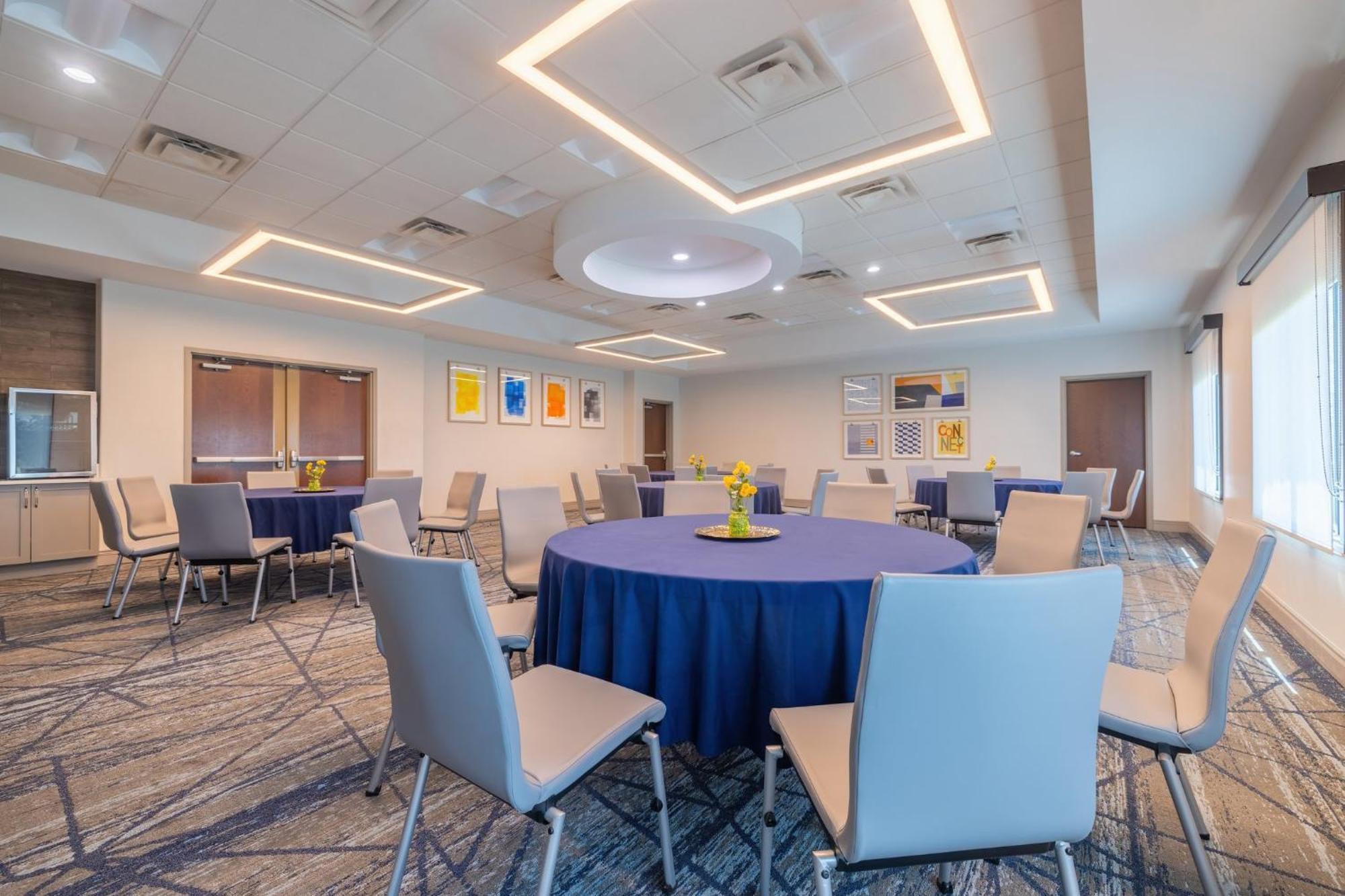 Holiday Inn Express & Suites Kansas City Airport By Ihg Екстер'єр фото
