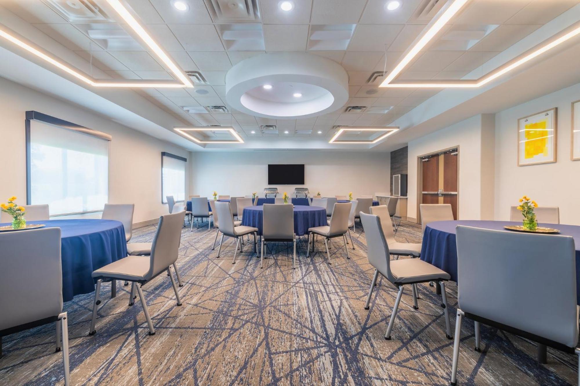 Holiday Inn Express & Suites Kansas City Airport By Ihg Екстер'єр фото