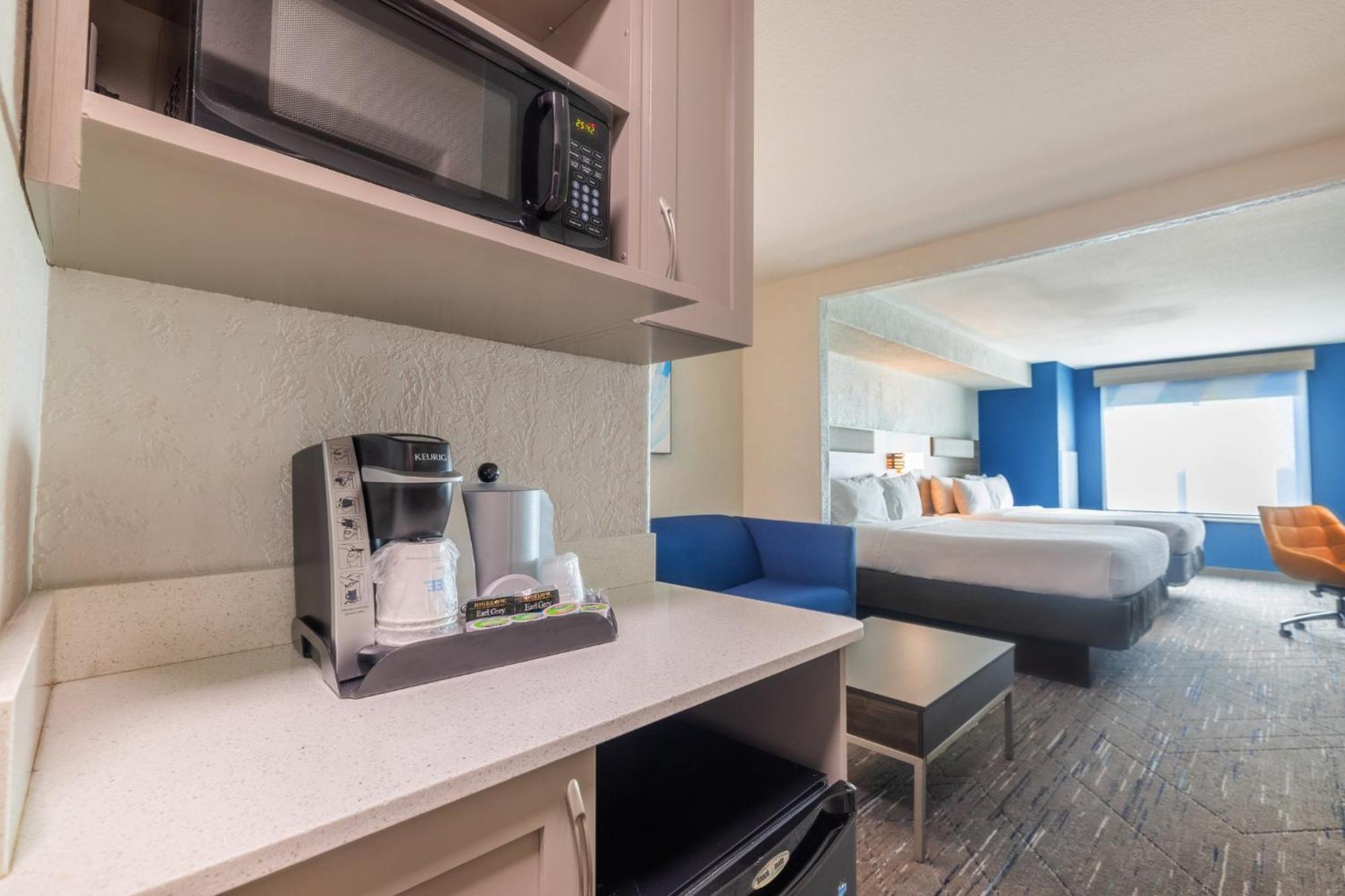 Holiday Inn Express & Suites Kansas City Airport By Ihg Екстер'єр фото