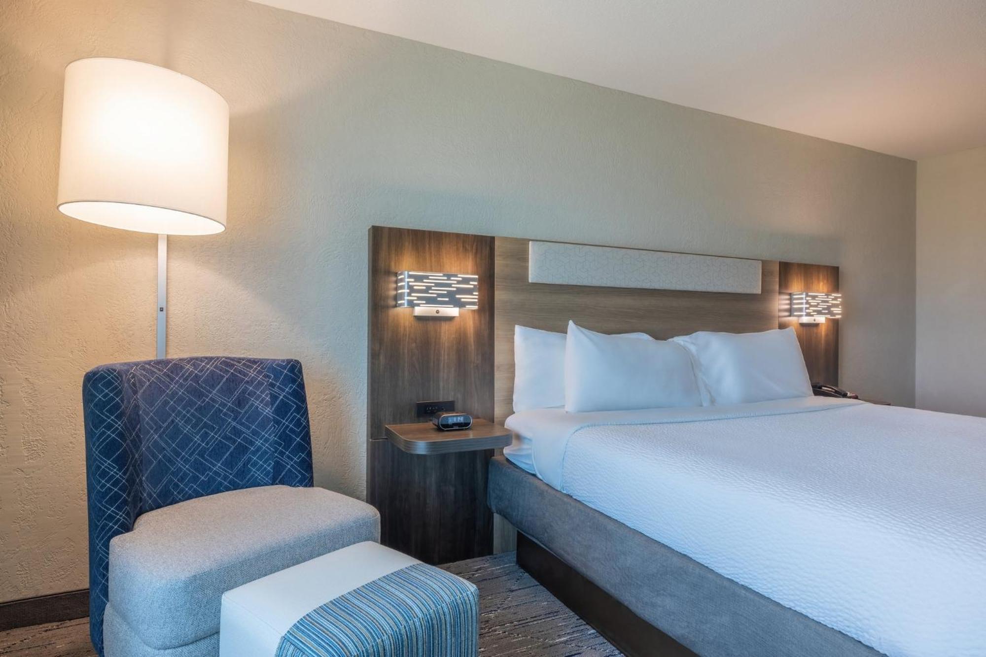 Holiday Inn Express & Suites Kansas City Airport By Ihg Екстер'єр фото