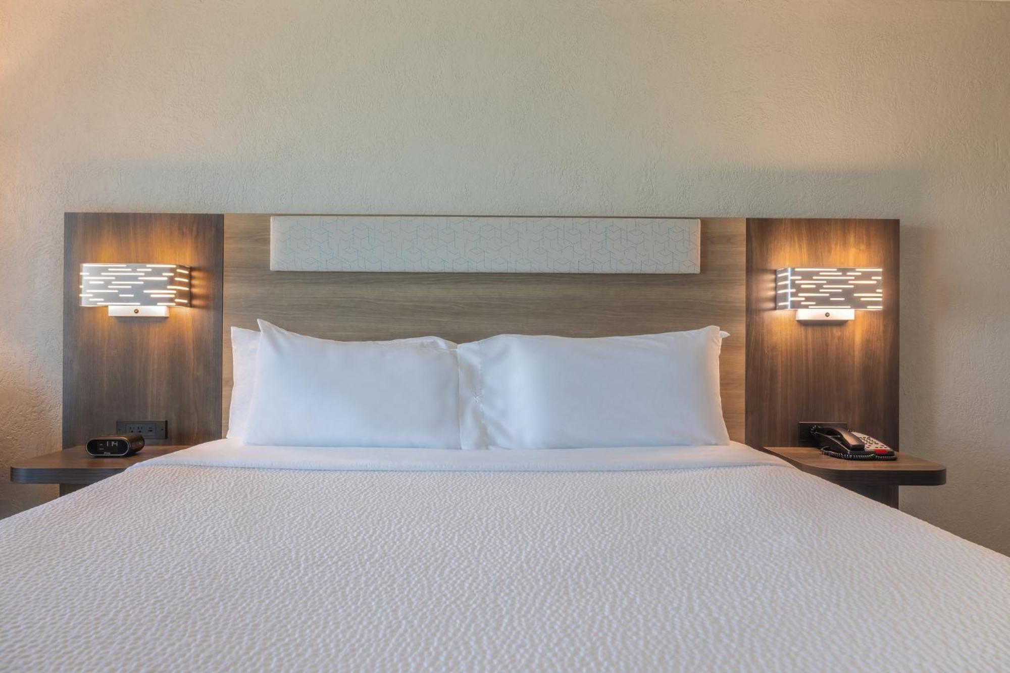 Holiday Inn Express & Suites Kansas City Airport By Ihg Екстер'єр фото