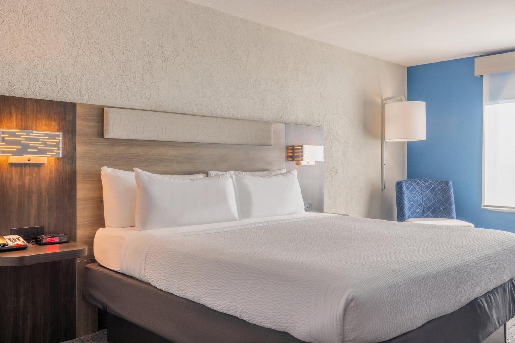 Holiday Inn Express & Suites Kansas City Airport By Ihg Екстер'єр фото