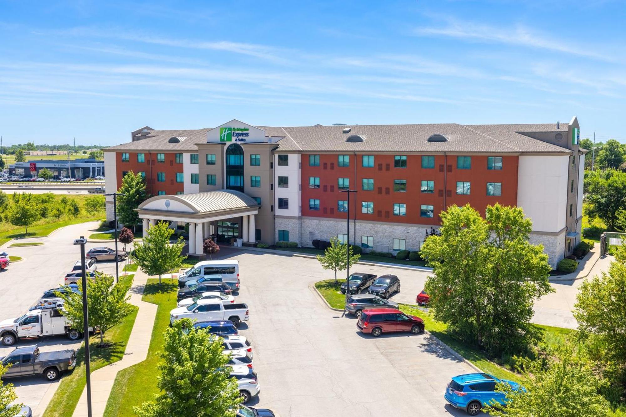 Holiday Inn Express & Suites Kansas City Airport By Ihg Екстер'єр фото